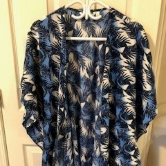 Sarong Blue, White Floral Print - Picture 1 of 4